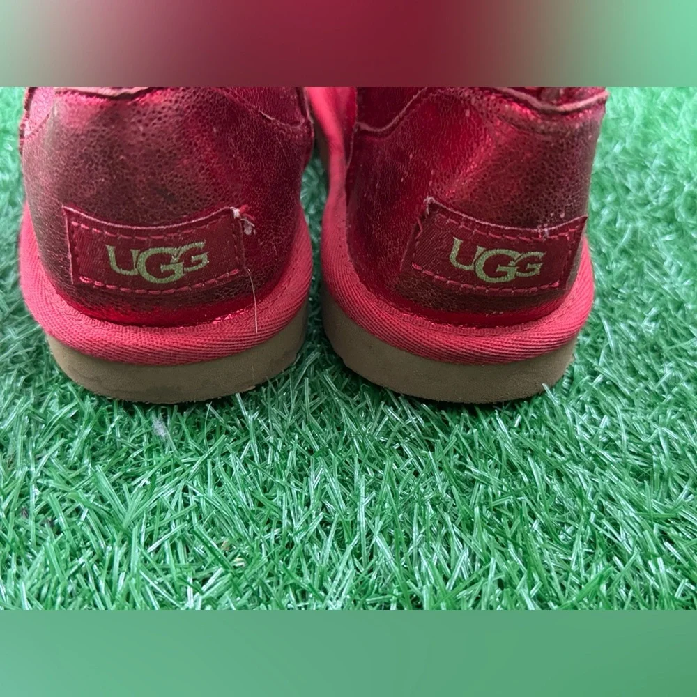 Kid's‎ UGG CLASSIC II METALLIC SPARKLE RED BOOTS- Size  1 #1125372K